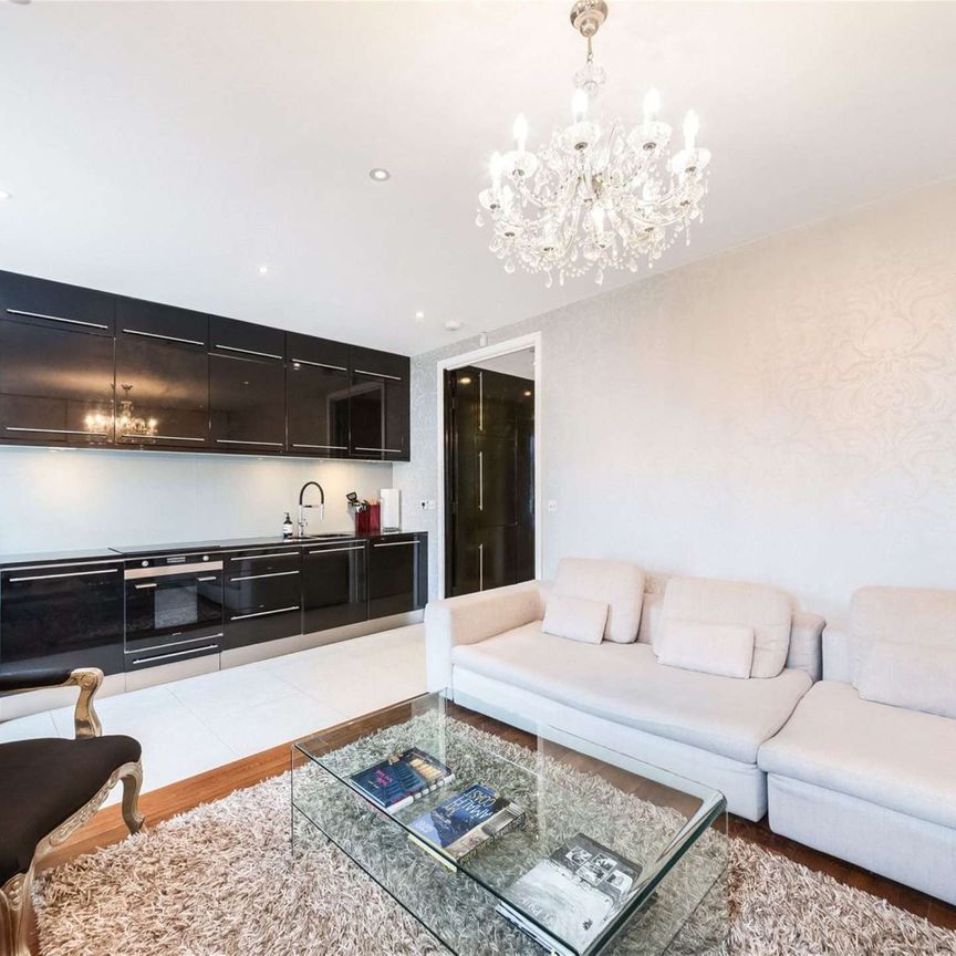 St. Stephens Gardens, Notting Hill, London, W2 5NJ - Photo 1