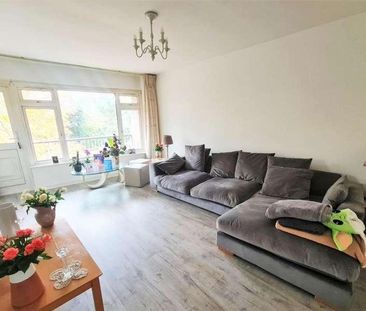 Claire Gardens, Stanmore, HA7 - Photo 2