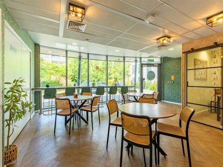 1 bedroom in a flat share to rent - Photo 4