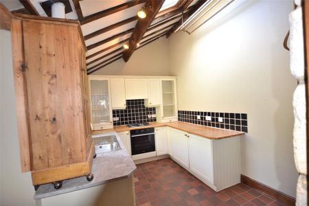 2 bedroom terraced house to rent - Photo 5