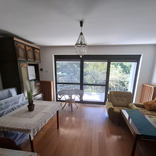 Prenajmem byt v Trenčianskych Tepliciach - Photo 1