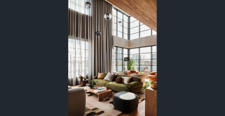 AUSTRALIAN LUXURY THAT FEELS LIKE HOME – IN THE HEART OF RICHMOND! - Photo 2