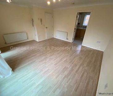 2 bedroom property to rent in Cheadle - Photo 2