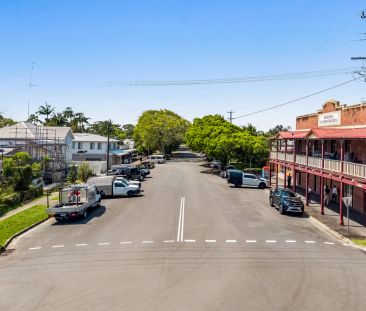 Riverside Living with Lift Access & Stunning Water Views – Fully Ap... - Photo 5