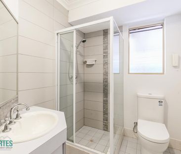 Spacious Family Home! - Photo 6