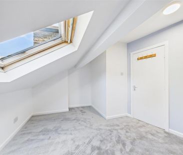 3 bedroom flat to rent - Photo 2