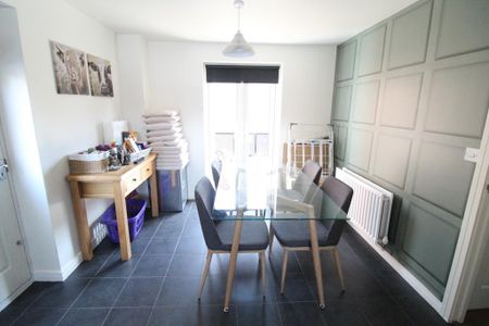 4 bedroom detached house to rent - Photo 3