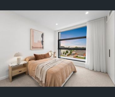 Brand New Low Maintenance Luxury Home - Ideal for Young Professionals - Photo 3