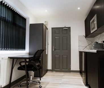 Room in a Shared House, Craven Street, CV5 - Photo 3