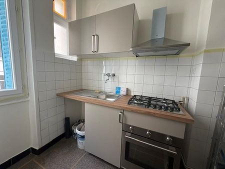 Location Appartement 4 pièces 68m² LYON 6ème - Photo 2