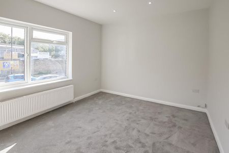 1 bedroom Apartment to let - Photo 3