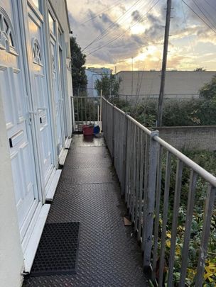 2 Bed Flat, High Road, IG1 - Photo 1