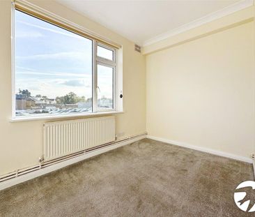 3 bedroom flat to rent - Photo 1