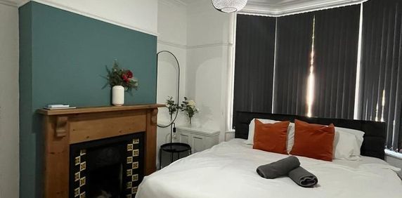 1 bedroom in a house share to rent - Photo 2