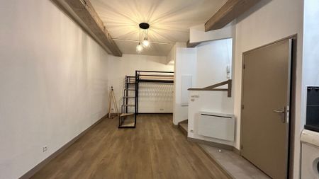 Location Appartement 1 pièce 32m² - Photo 4