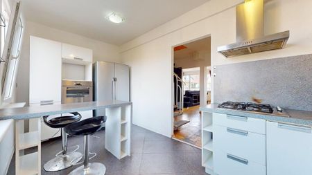 Przecław, 6pok., 2 piwnice, balkon - Photo 2