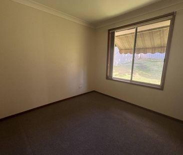 TIDY 3 BEDROOM IN RIVERVIEW RIDGE! - Photo 1