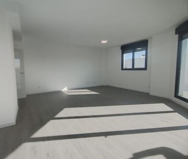 Piso de alquiler en Gertrude Stein, L'Olivera - Photo 5