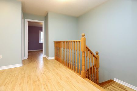 For Lease - 384 Riverstone Drive, Oakville, Ontario - Photo 5