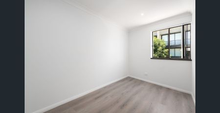 Newly renovated 3-bed unit in central Marrickville - Photo 2