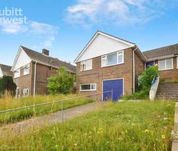 4 bedroom semi-detached house to rent - Photo 3