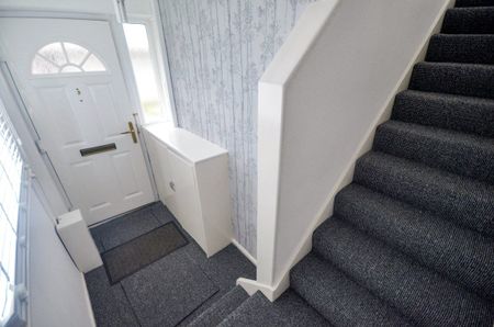 Devon Place, Widnes, WA8 9TZ - Photo 2