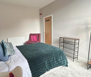 1 bedroom in a house share to rent - Photo 3