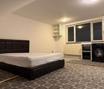 Studio to rent - Photo 3