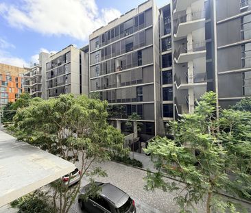 LEVEL 2 | MODERN & UNFURNISHED ONE-BEDROOM APARTMENT | @ CENTRAL PARK - Photo 2