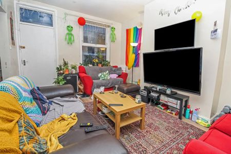 5 bedroom terraced house to rent - Photo 2