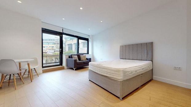 Studio to rent - Photo 1