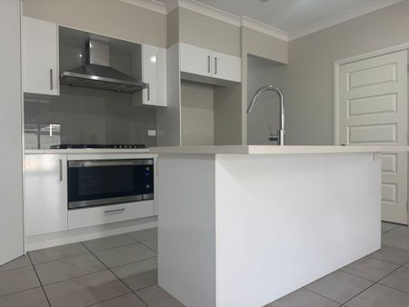 5 + 1 BEDROOMS - Photo 4