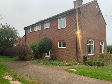 5 bedroom detached house to rent - Photo 2