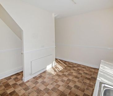 2 bedroom terraced house to rent - Photo 2