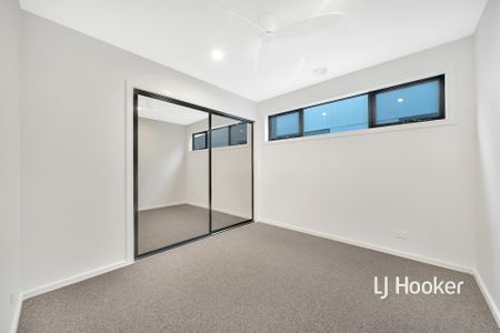 Stunning Luxury and Modern 5-Bedroom House for Lease! - Photo 5