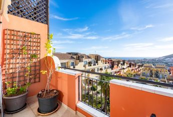 Apartamento con terraza y vistas en Los Cristianos – 0067-04600