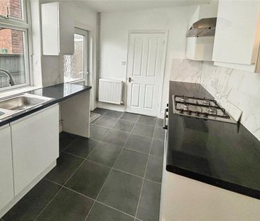 3 bedroom terraced house to rent - Photo 4