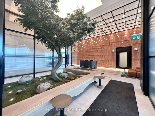 For Lease - 3220 William Coltson Avenue Unit# 812, Oakville, Ontario - Photo 1