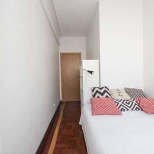 20 Av. Visc. de Valmor, Lisboa, Lisbon 1000 - Photo 2