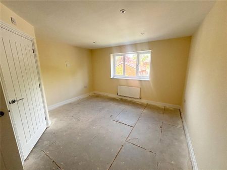 4 bedroom semi-detached house to rent - Photo 3