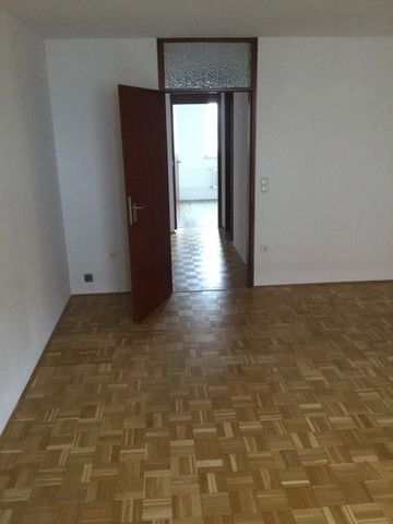 Neu renovierte 2-Zi.-Wohnung mit Balkon sucht nette Mieter - Foto 4