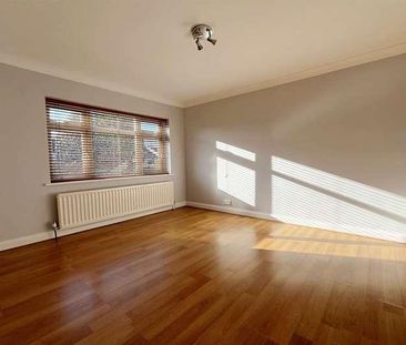 Bournemouth, BH8 - Photo 4