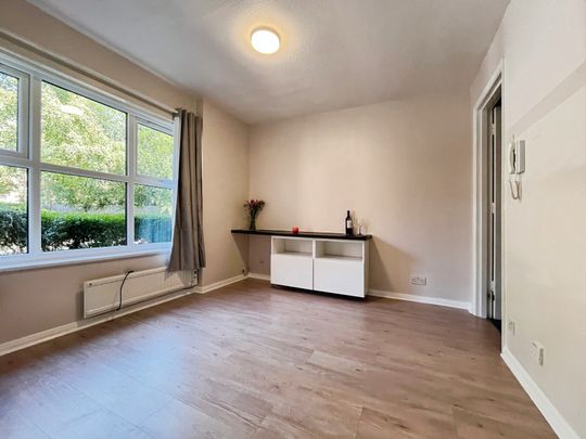 Pursewardens Close, Ealing, W13 9PW - Photo 1