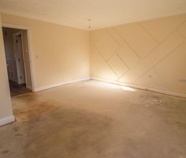 4 bedroom semi-detached house to rent - Photo 2
