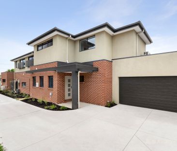 Luxury Living Near the Beach - Photo 5