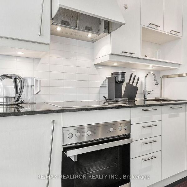 For Lease - 199 Richmond Street Unit# 1008, Toronto, Ontario - Photo 1