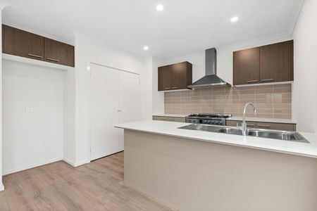 Family Home - Photo 5
