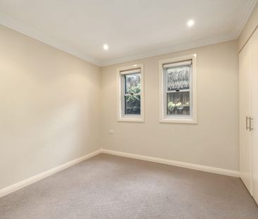 Over 55’s | Spacious Ground Floor Apartment with Large Deck & Gardens - Photo 6