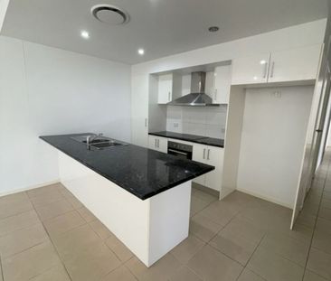 3 Bedroom + Media Room - Photo 1