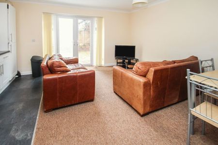 Richards Close, Bournemouth - Photo 3